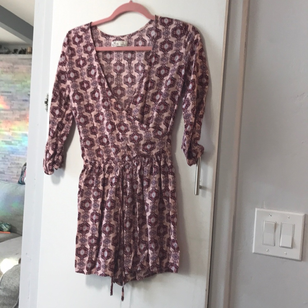 V-neck Hollister romper